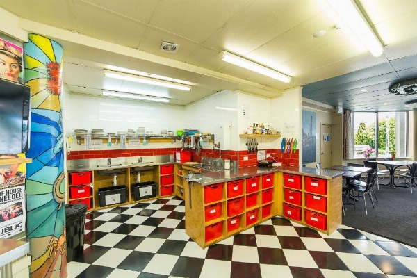 Tahuna Pod Hostel image 17