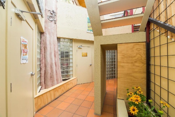 Tahuna Pod Hostel image 30